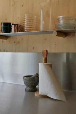 Skagerak Norr køkkenrulleholder fra Fritz Hansen