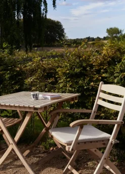 Skagerak Selandia Sæt, 2 stole og Ø 94 bord fra Fritz Hansen