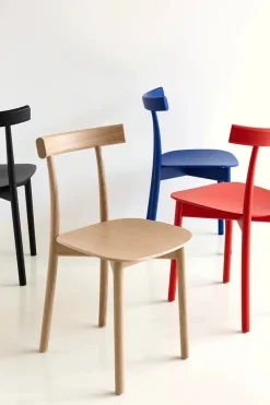 Skinny wooden chair, ash/black fra Nine