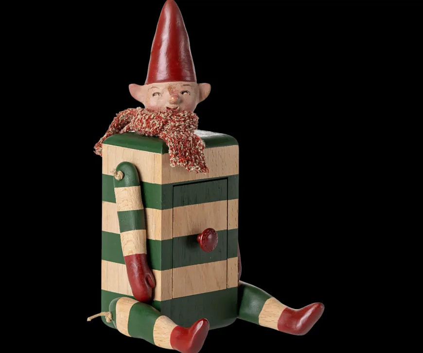 Skuffenisse – Elf with Drawer, grøn fra Maileg