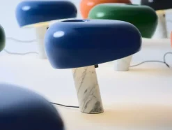 Snoopy Bordlampe, navy blue fra Flos