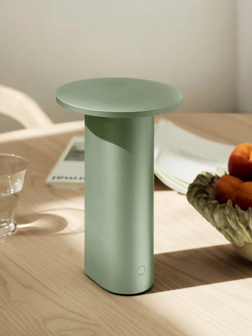 Solae Portable lampe af Cecilie Manz