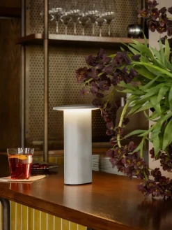 Solae Portable lampe af Cecilie Manz