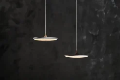 Soleil pendel small, lys eg, plast skærm fra Le Klint