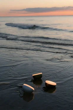 Sphere Adventure Light, warm grey fra New Works