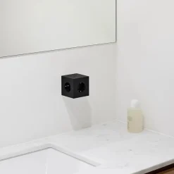 Square 2 Stikdåse med USB, beige fra Avolt