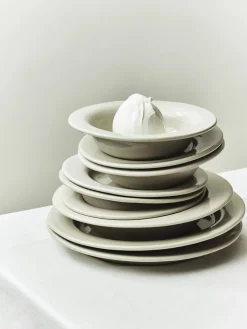 S.R. Dinner Plate fra Louise Roe