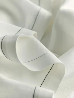 S.R. Table Cloth 03 fra Louise Roe