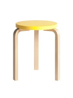Stool 60, honey stained birk fra Artek