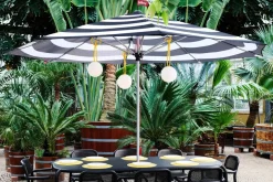 Stripesol parasol fra Fatboy