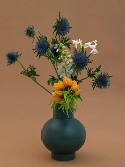 Strøm Vase, purple ash fra raawii