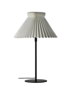 334T Bordlampe, moss green fra Le Klint