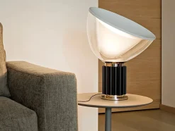 Taccia Bordlampe fra Flos