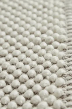 Tact Rug, off white fra Woud