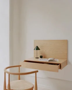 Tana Wall Mounted Desk, oak fra New Works