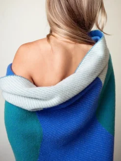 Teenagers from Mars Plaid, white/blue/leaf fra raawii