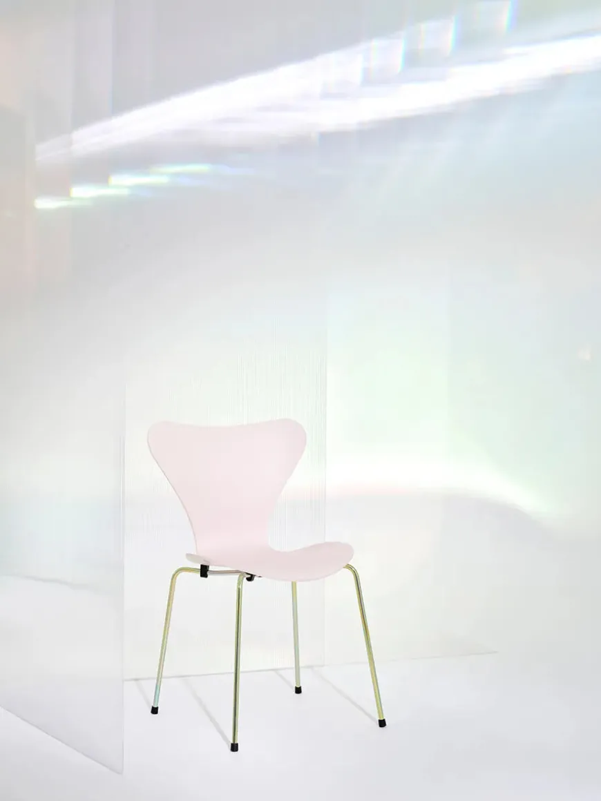 70th Anniversary Edition 3107 Spisebordsstol, 7:14 AM Blue af Arne Jacobsen