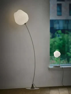 The Bouquet Gulvlampe fra Le Klint