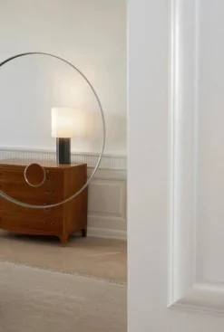 The Eight Over Eight Lamp Small, grey marble fra Louise Roe