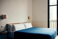 TMM Corto Væglampe, valnød fra Santa and Cole