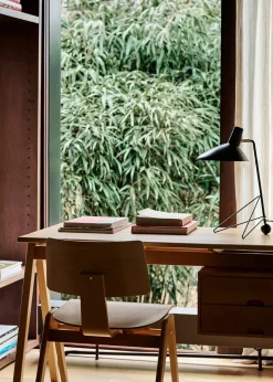 Tripod HM9 Bordlampe af Hvidt & Mølgaard