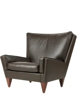 V11 Lounge Chair, smooth leather cream fra GUBI
