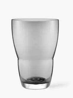 Vase i røget glas fra Vipp