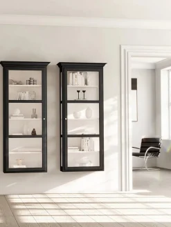 Væghængt Vitrineskab Classic V4, lys grå fra Lindebjerg Design