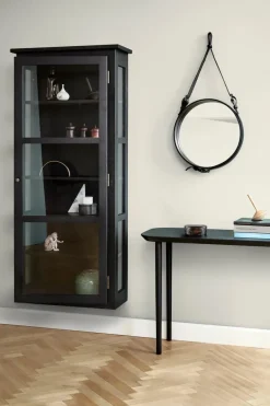 Væghængt Vitrineskab N4, dark blue fra Lindebjerg Design