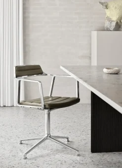 VIPP452 Swivel Chair, camel læder fra Vipp