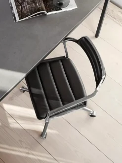 VIPP452 Swivel Chair m/hjul, bosco grøn læder fra Vipp