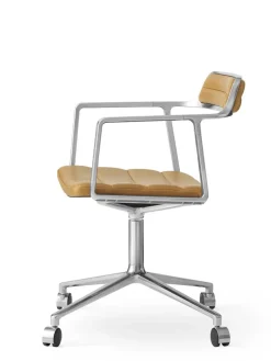 VIPP452 Swivel Chair m/hjul, camel læder fra Vipp