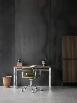 VIPP453 Swivel+ Chair m/hjul, camel læder fra Vipp