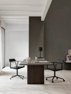 VIPP452 Swivel Chair m/hjul, dark sand fra Vipp