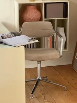 VIPP453 Swivel Chair m/hjul fra Vipp