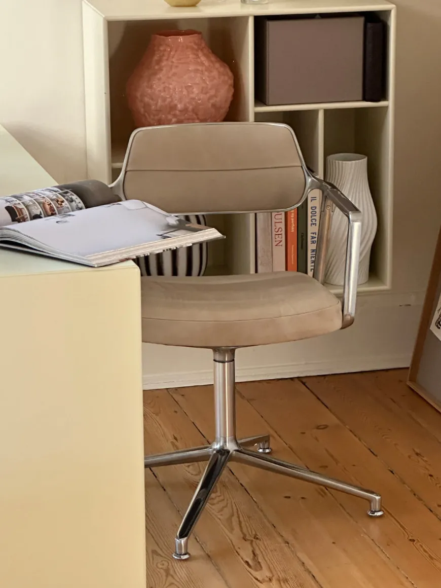 VIPP453 Swivel Chair m/hjul fra Vipp