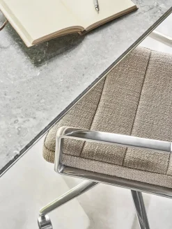 VIPP453 Swivel+ Chair m/hjul, sort læder fra Vipp