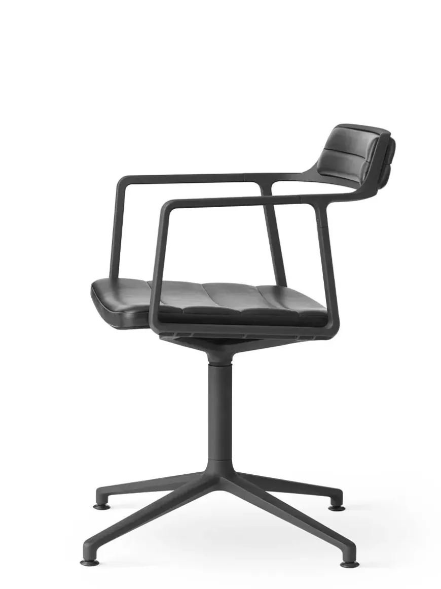 VIPP452 Swivel Chair m/sort stel, sort læder fra Vipp
