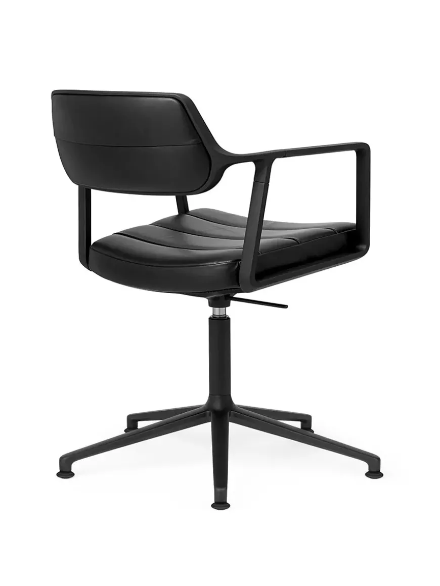 VIPP453 Swivel+ Chair m/sort stel, sort læder fra Vipp