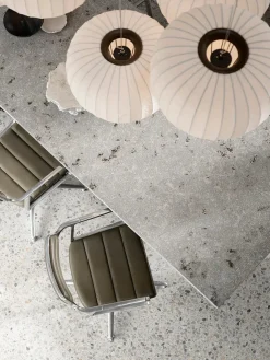 VIPP452 Swivel Chair, sort læder fra Vipp