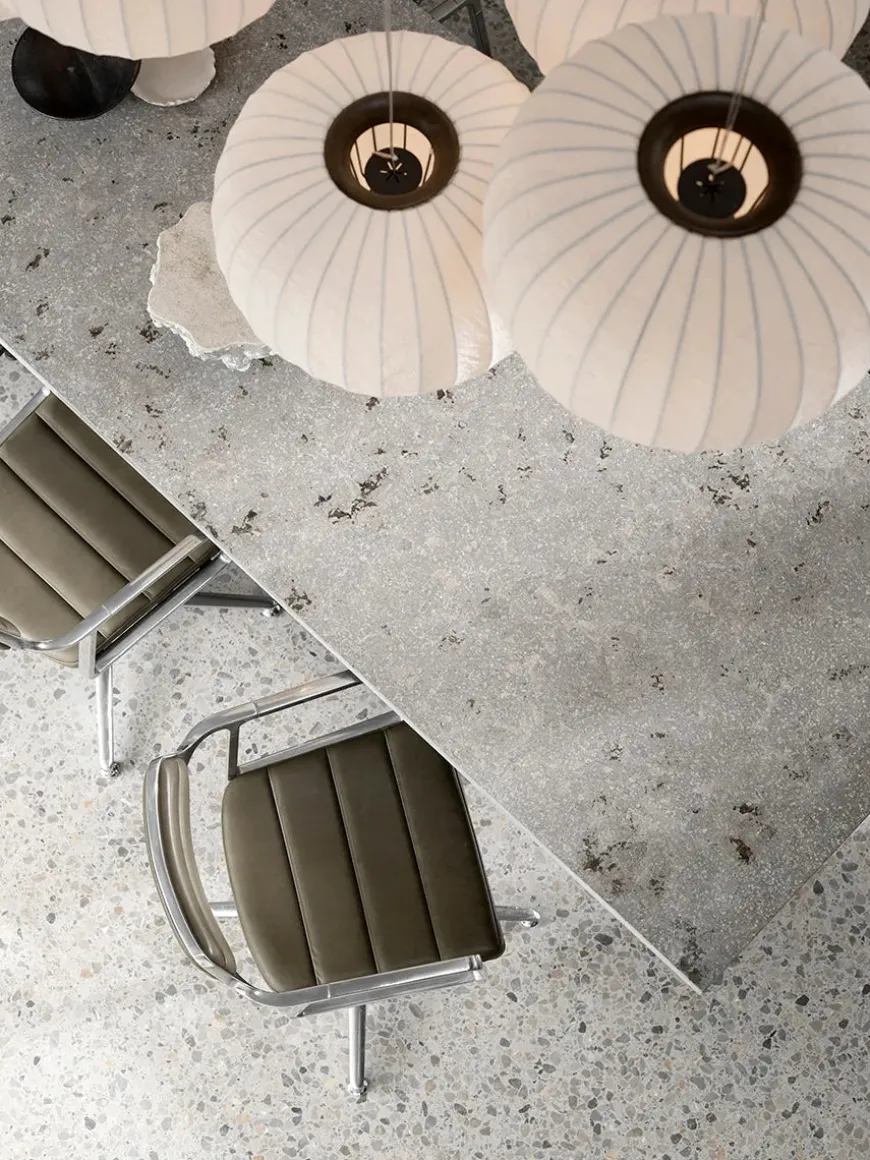 VIPP452 Swivel Chair, sort læder fra Vipp