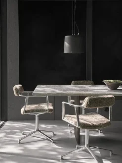 VIPP452 Swivel Chair, sort læder fra Vipp