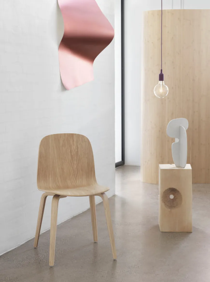 Visu Chair, wood base fra Muuto