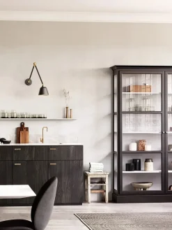 Vitrineskab Classic V2, hvid fra Lindebjerg Design