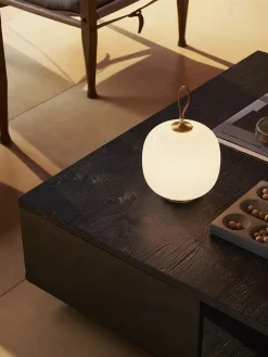 VL45 Radiohus Portable Lamp, opal white fra Louis Poulsen