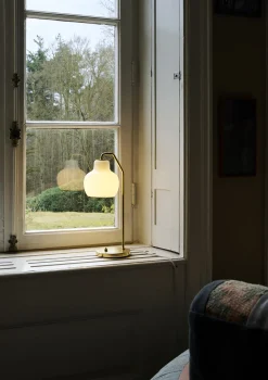 VL Ringkrone Bordlampe fra Louis Poulsen