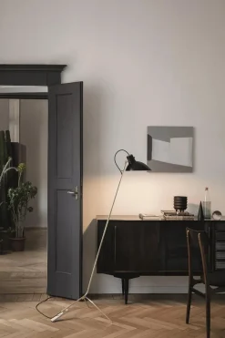 VV Cinquanta gulvlampe fra Astep