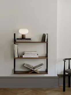 Wall shelf 900 fra New Works
