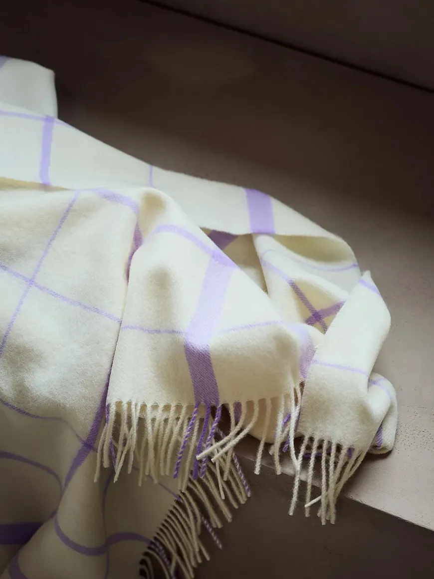 Warp & Weft Plaid, beetroot/midnight fra Silkeborg Uldspinderi