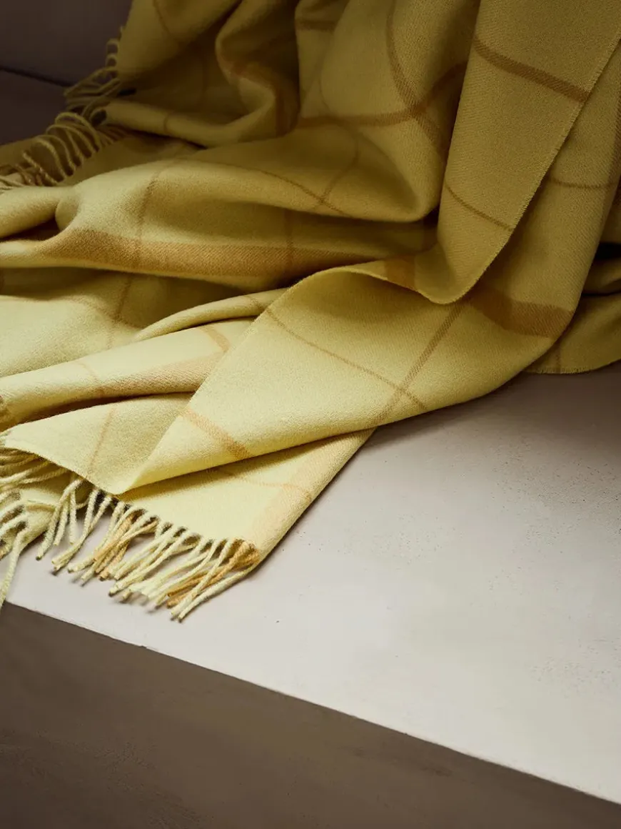 Warp & Weft Plaid, beetroot/midnight fra Silkeborg Uldspinderi